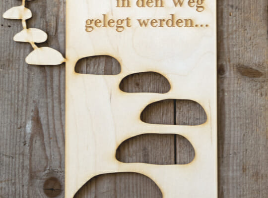 Spruchtafel auch aus Steinen